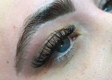 Close-up of curated eyelash extensions at Salon@735, Pretoria, Gauteng, ZA for a stunning eye look.