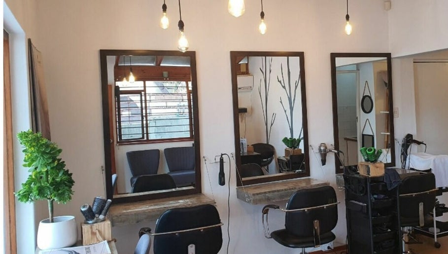 Salon Blanc image 1