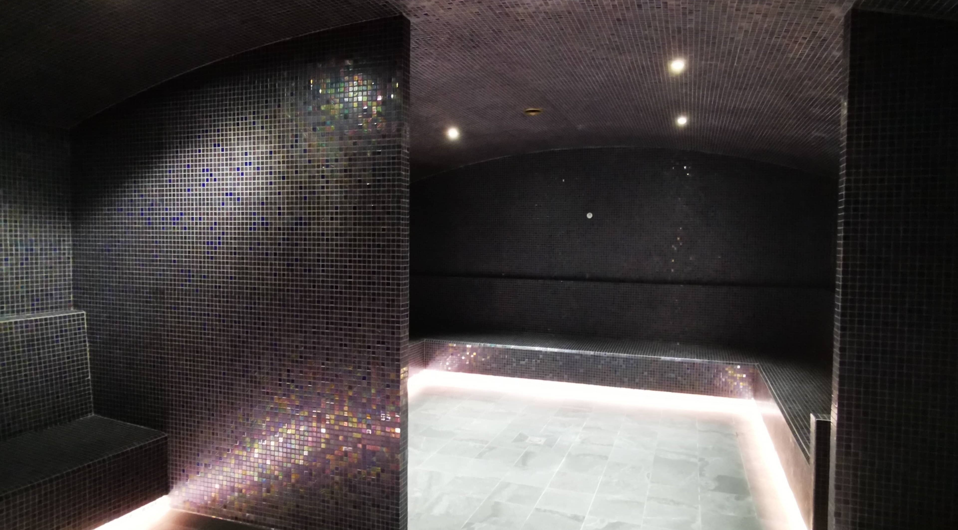 Elegant steam room at Spa Arzana in Rueil-Malmaison, Île-de-France, FR offers serene relaxation.