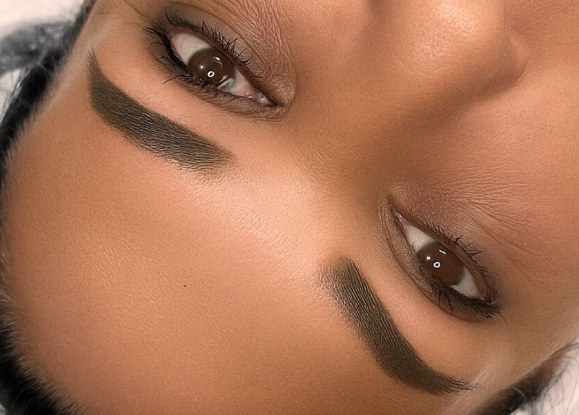 Cejas perfectamente definidas post-tratamiento en NINII BROWS, Dos Hermanas, Andalucía, ES.