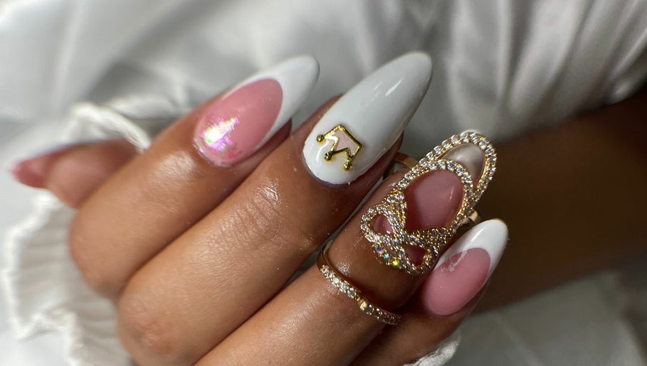 Fashion Nails Med image 1