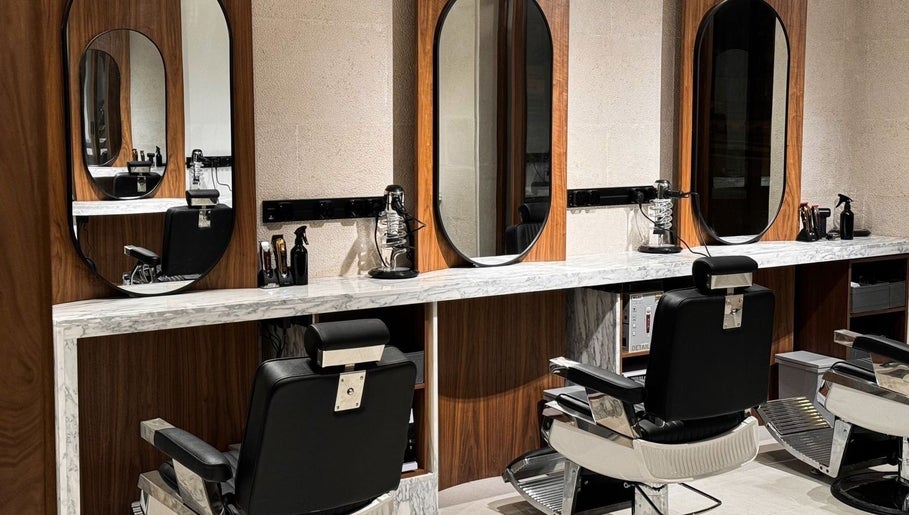 كرسي حلاقة فخم في Ogi Barber Shop، الرياض، منطقة الرياض، SA