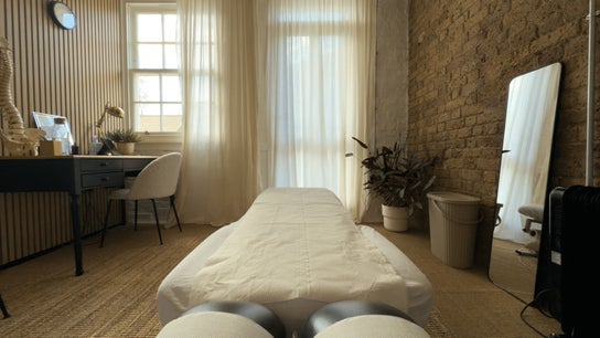 Kallos Acupuncture | Loft Clinic