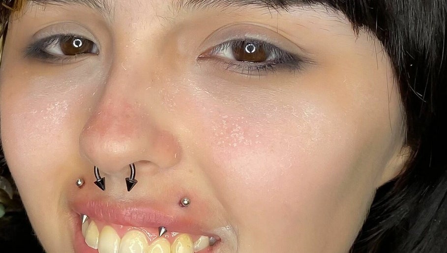 gash tech piercings imagine 1
