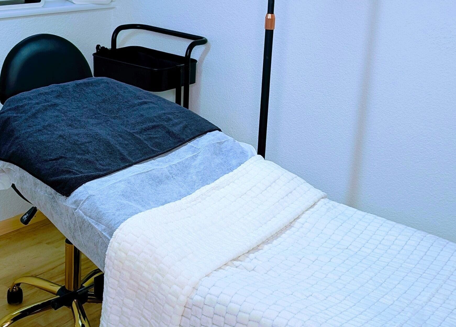 Behandlungsraum bei KS Beauty Studio in Hänner/Murg, Baden-Württemberg, DE mit komfortabler Liege.