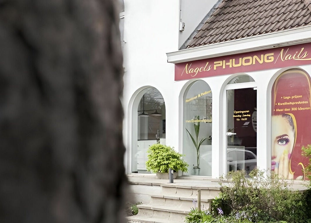 Entrée de Phuong Esthetic and Nails Overijse avec son design moderne à Overijse, Vlaanderen, BE.