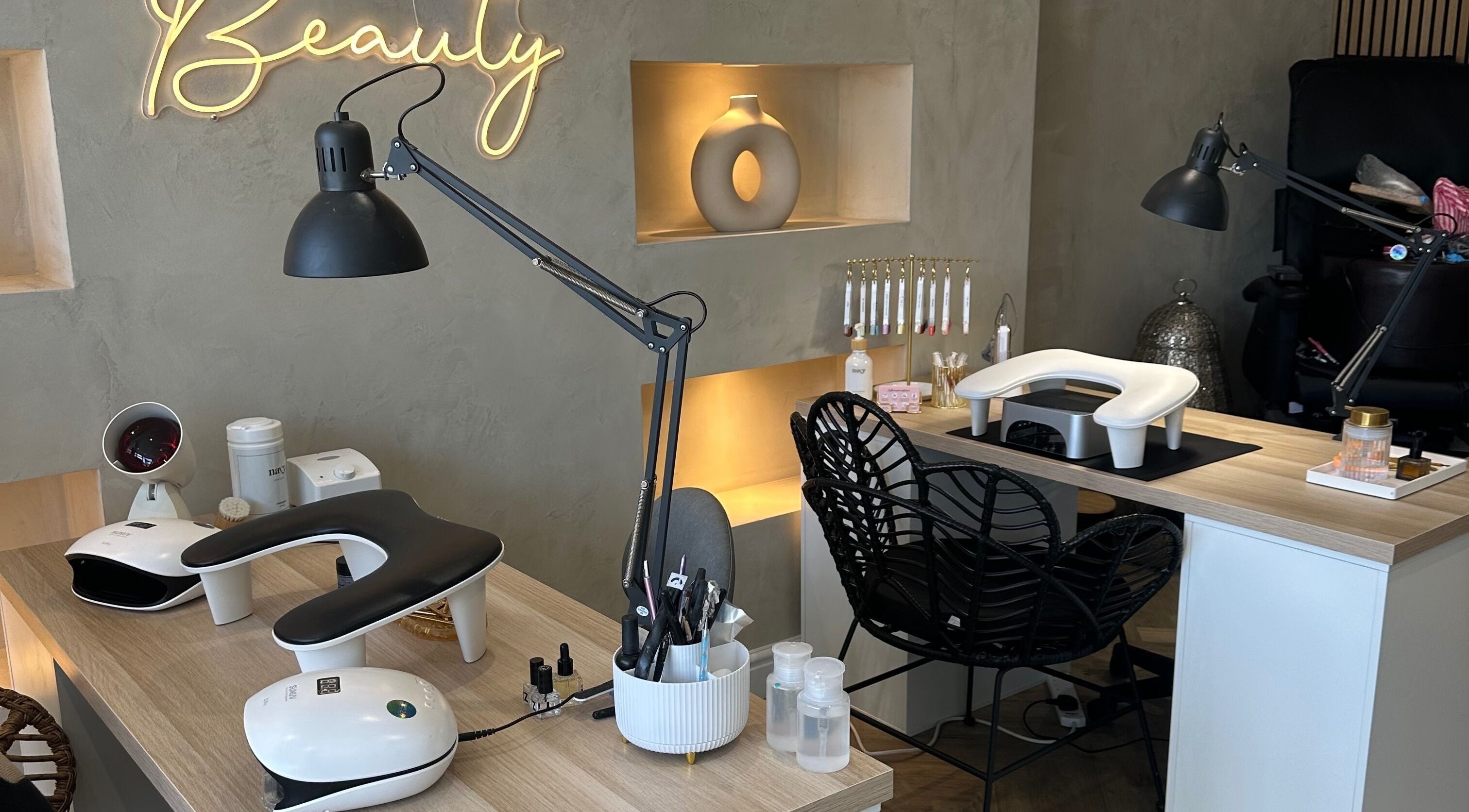 Interior of Mani by Cody Thompson in Solihull, England, GB showcasing stylish nail stations.