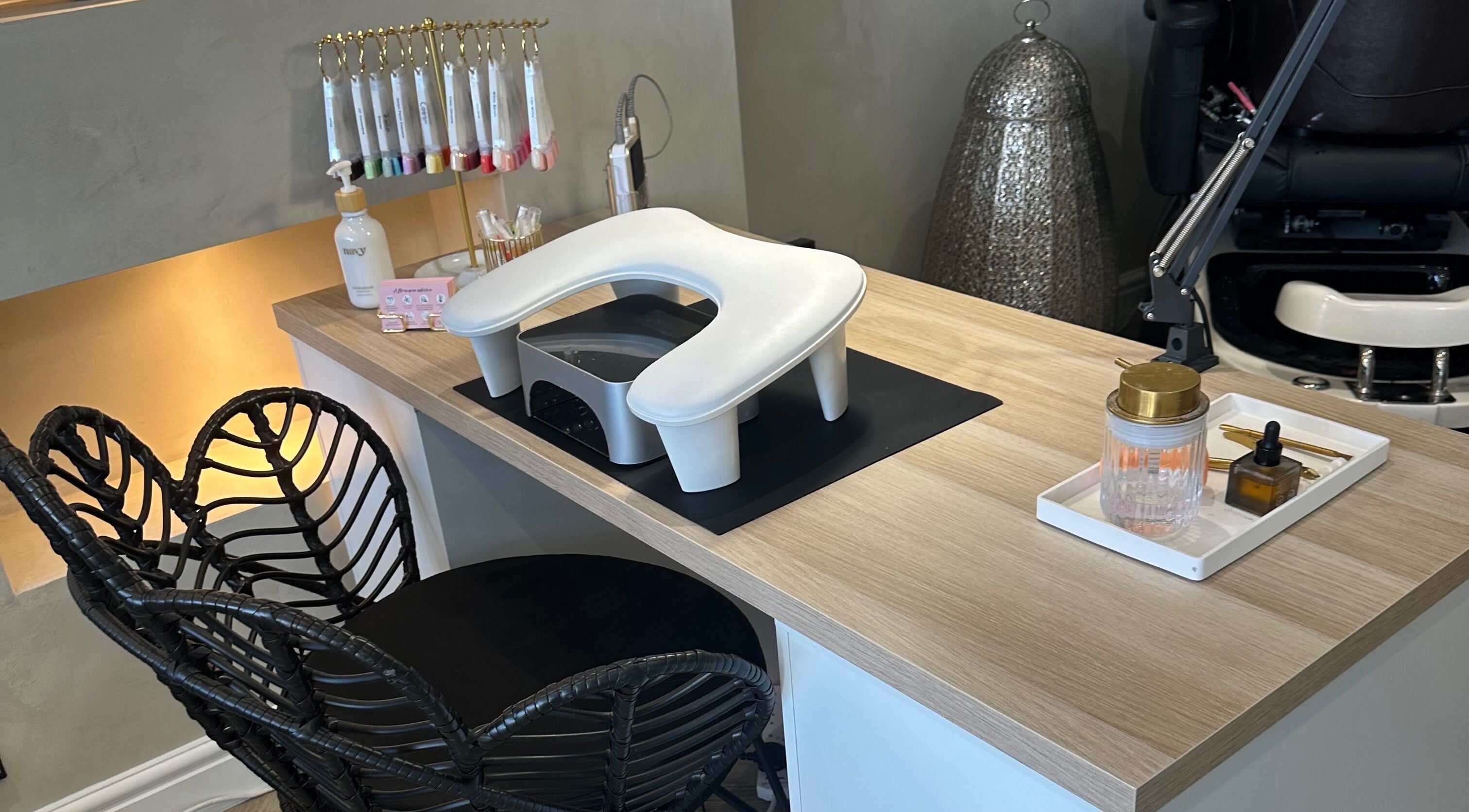 Modern manicure station at Mani by Cody Thompson, Solihull, England, GB. Stylish design with elegant decor.
