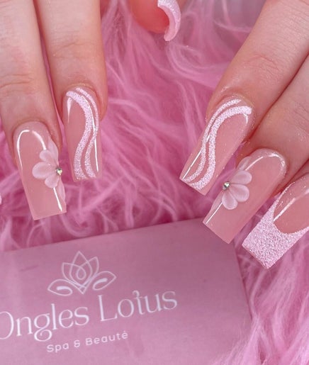 Ongles Lotus image 2