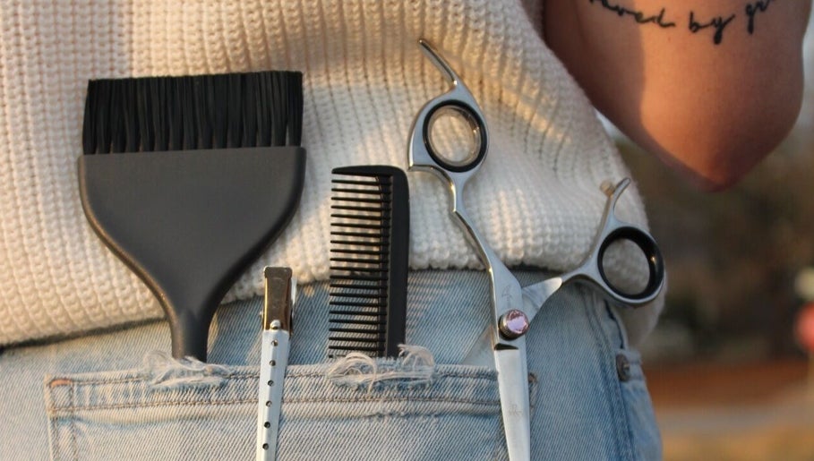 Immagine 1, NIKKI BIRDNO -  HAIR STYLIST