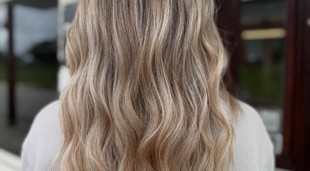 Immagine 3, NIKKI BIRDNO -  HAIR STYLIST