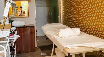 hình ảnh 2 của LUX LADIES SALON