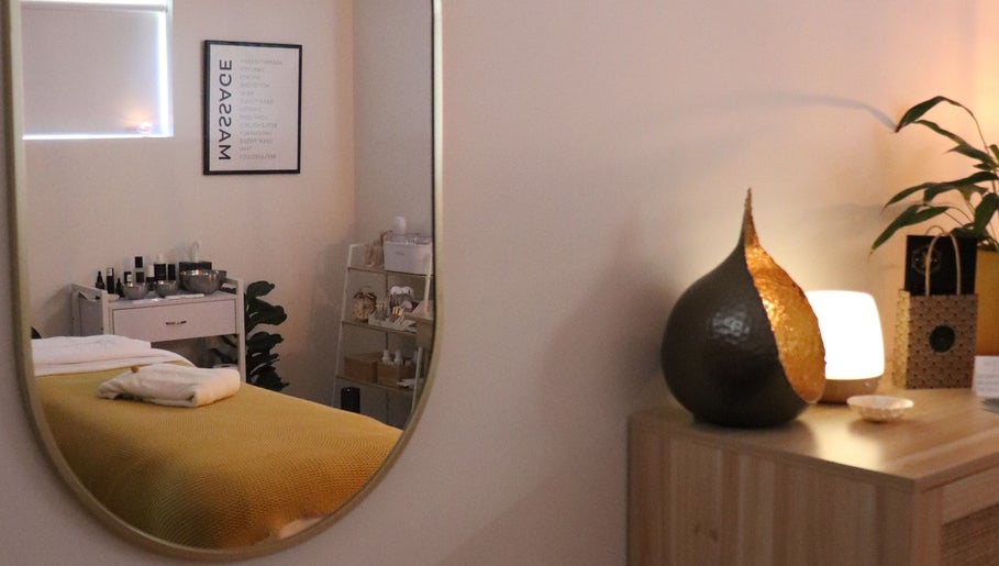 Bee Blissful Massage & Beauty image 1