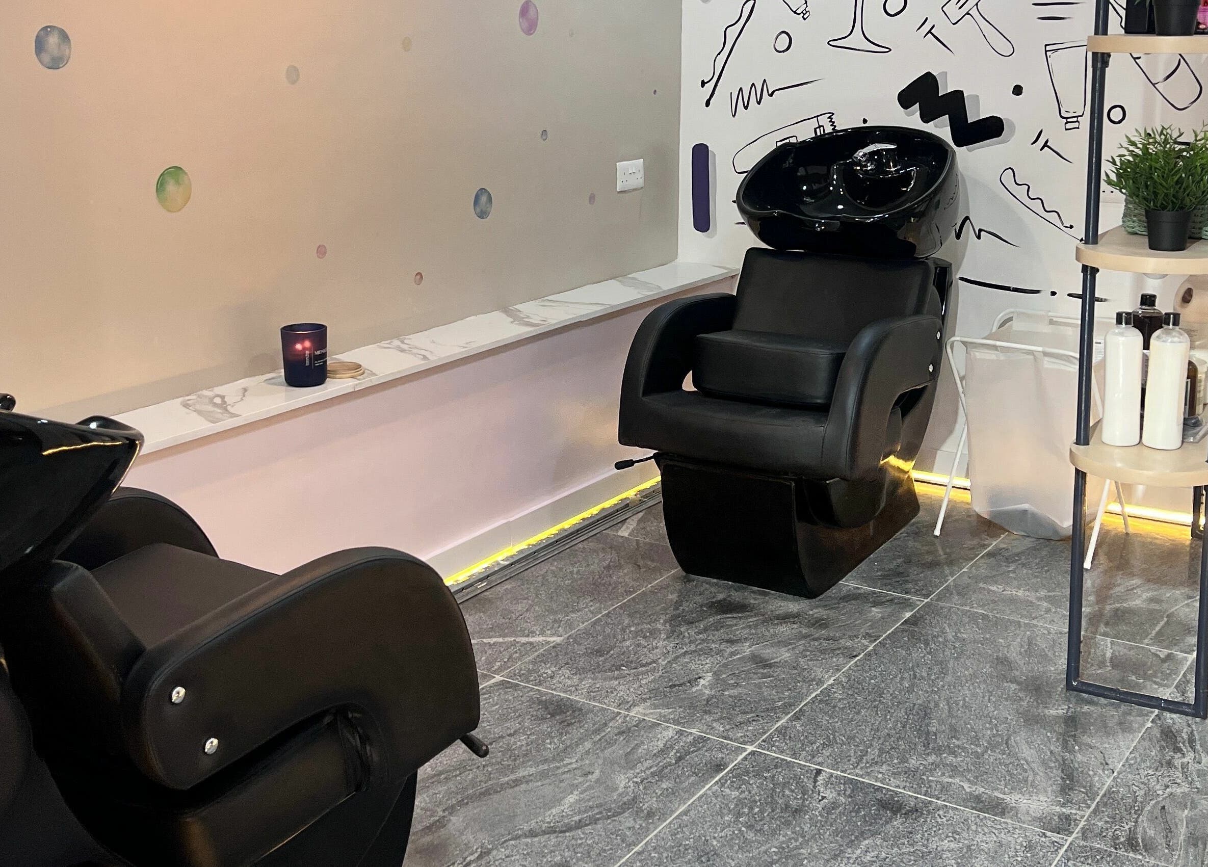 Modern wash station at Fluff n Puff, Lekki, Lagos, NG showcasing comfort and style.