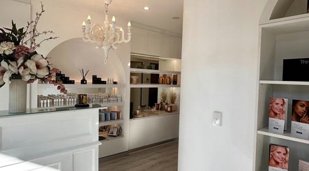 BioGlow Skin & Laser Clinic