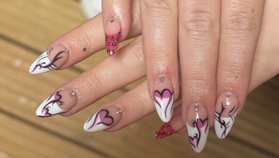 Izzy Haynes Nails and Beauty image 1