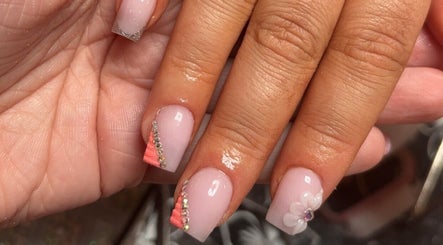 Izzy Haynes Nails and Beauty slika 2