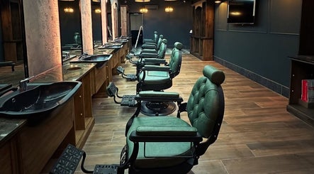 il-Mustaċċun Barber