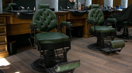 il-Mustaċċun Barber afbeelding 3