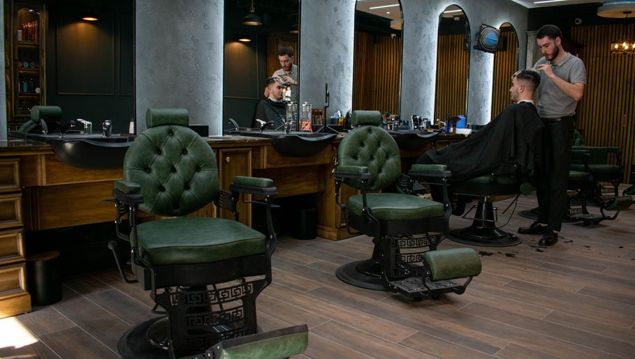il-Mustaċċun Barber imagine 1
