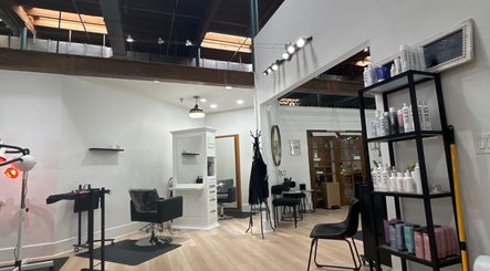 La Ruche Beauty Bar