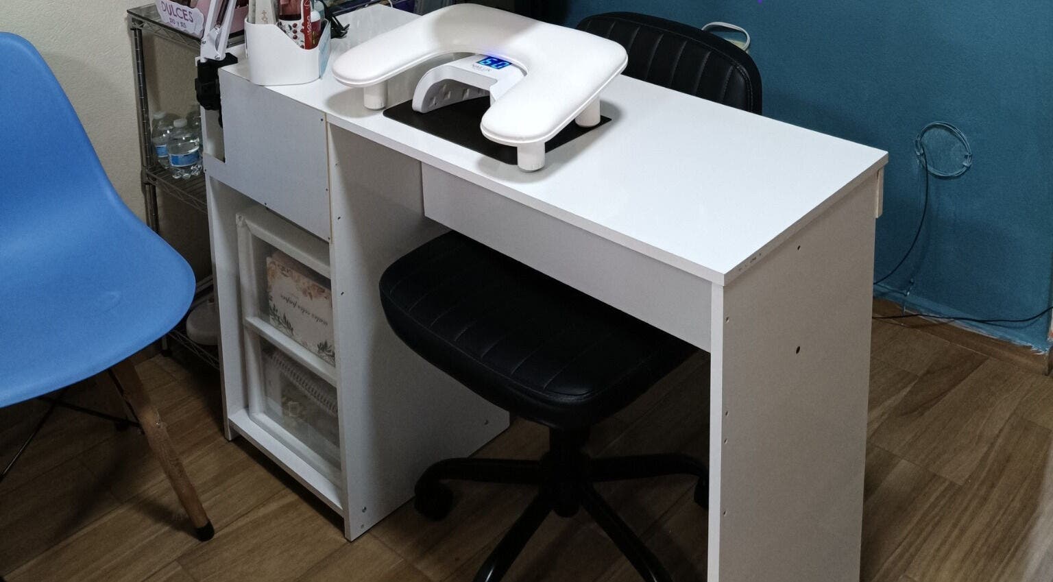 Estación de manicure en Salón Lion Nails, Fraccionamiento Punta Palermo, Estado De México, MX.