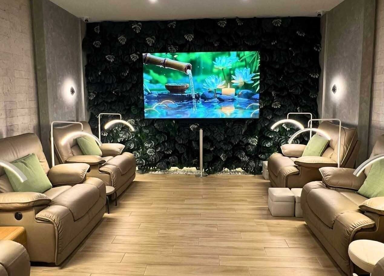 Relax in plush reclining chairs at Oona Calming & Wellness Spa, Baliwag, Central Luzon, PH for tranquility.