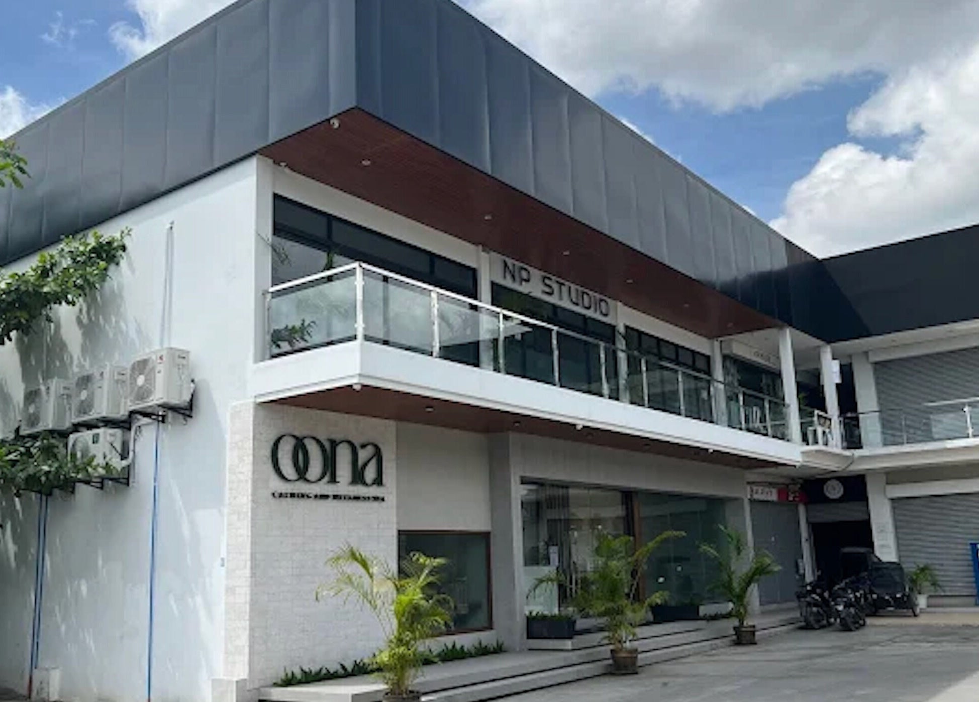 Front view of Oona Calming & Wellness Spa in Baliwag, Central Luzon, PH, showcasing its modern architecture.