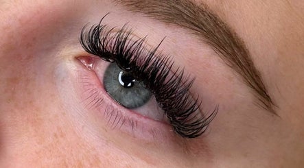 maddie’s lash lounge