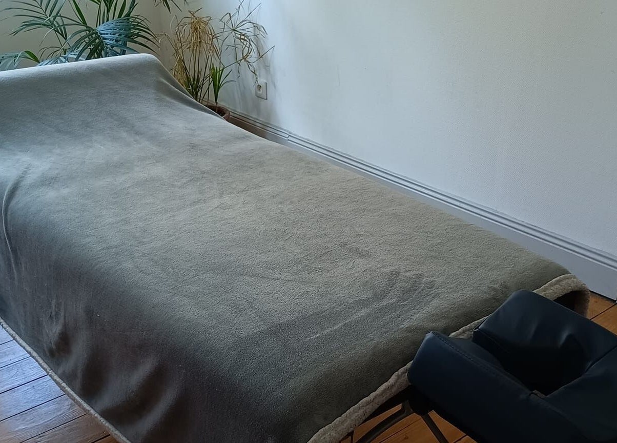 Table de massage à Osmose, massages bien-être et sportif à Rioz, Bourgogne-franche-comté, FR.