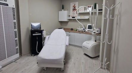 Calienna Aesthetic & Laser Center image 3