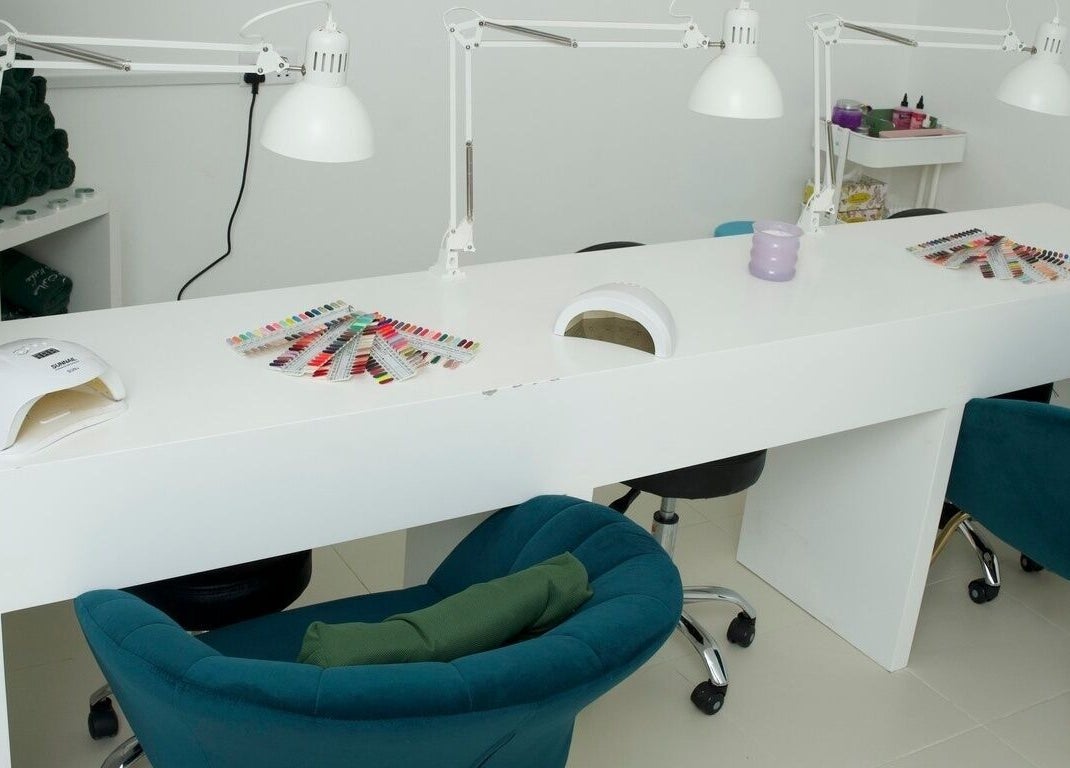 منطقة العناية بالأظافر في koheel & Ketha، شارع سماد الشان، محافظة شمال الشرقية، عمان.