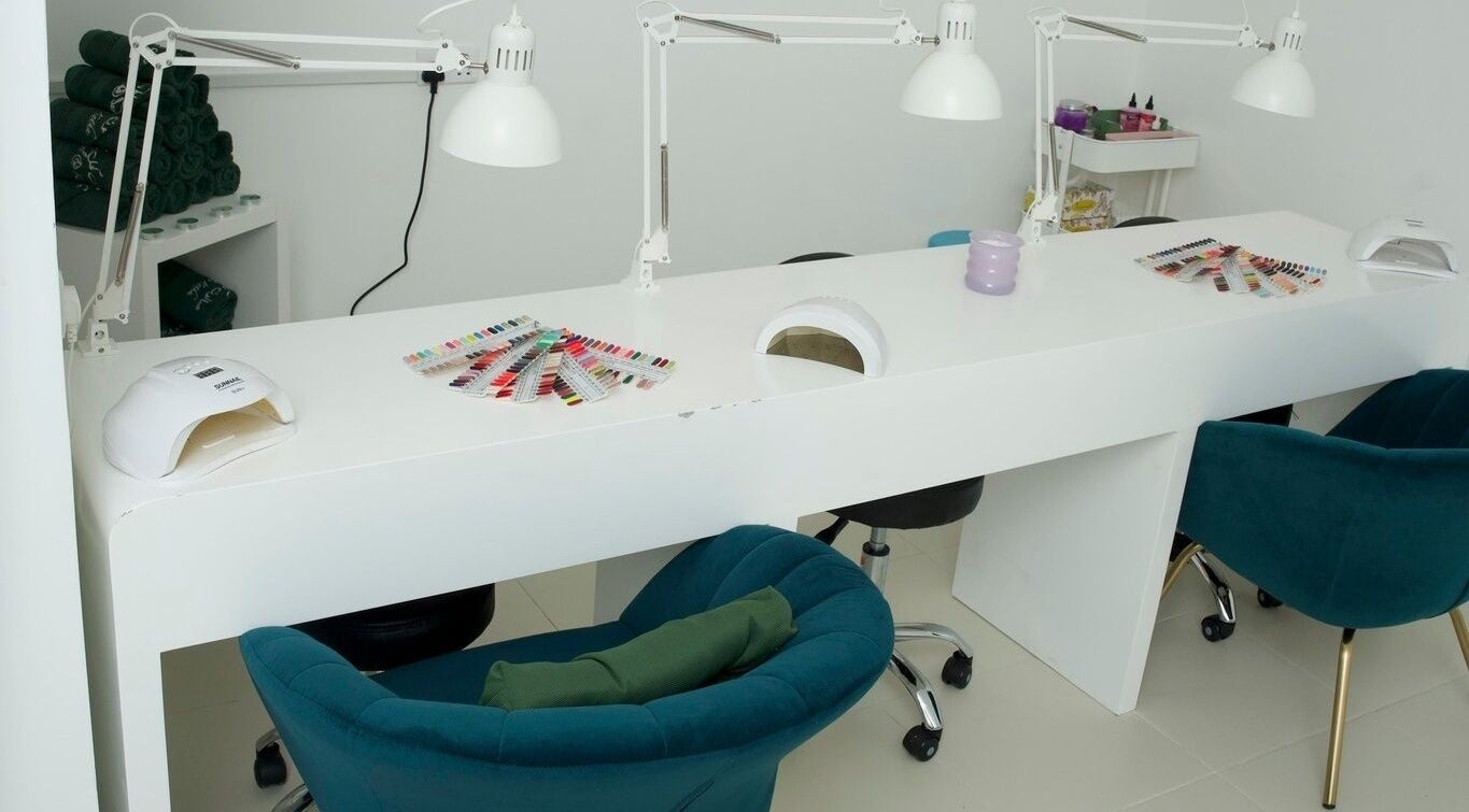 منطقة العناية بالأظافر في koheel & Ketha، شارع سماد الشان، محافظة شمال الشرقية، عمان.