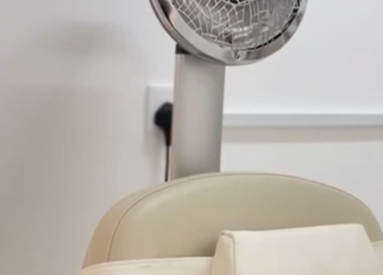 كرسي حديث في كوهييل وكيثا، سماد الشأن، محافظة شمال الشرقية، عمان.