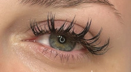 Japanese Eyelash Salon By Haruka image 2