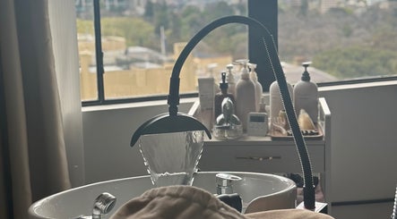A Moment Skin Lab