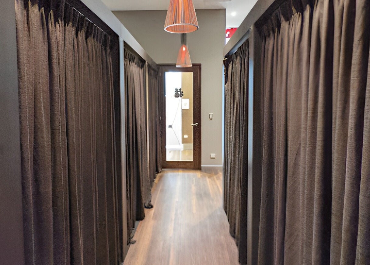 GT Massage elegant hallway with soft lighting in Joondalup, Western Australia, AU, enhancing tranquility.