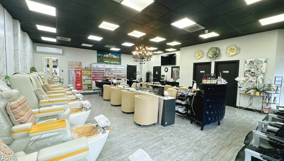 Polished Nail Bar, bilde 1