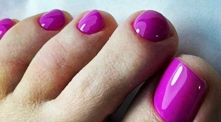 Perfect Ruso Nails image 2