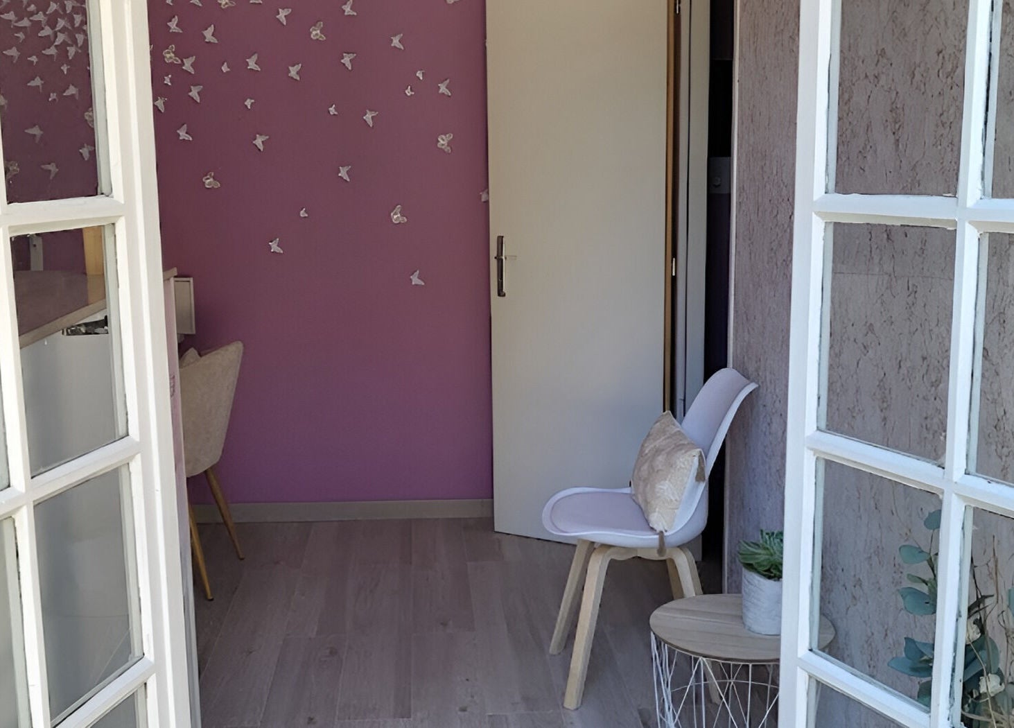 Entrée accueillante de Frech'Institut à Beaufort, Auvergne-rhône-alpes, FR avec décor raffiné.