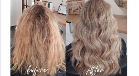 Stunning hair transformation at Leane Hsalon, Boksburg, Gauteng, ZA. Frizzy to sleek and wavy blonde locks.