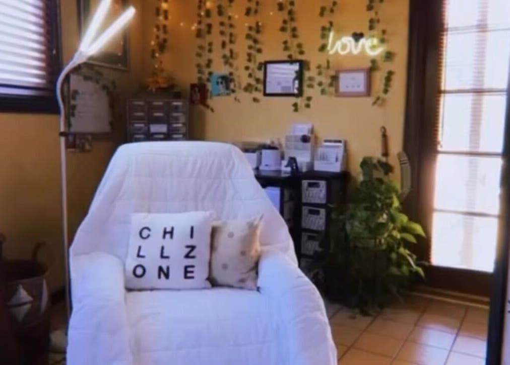 Relaxing corner at Jewels Lashes in Glendale, California, US with comfy chair and cozy decor.