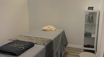 Queens Massage Therapy & Wellness