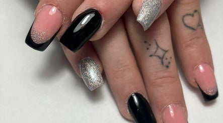 Cosmic Nails изображение 2