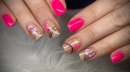 Beauticle Nails - Aimee Begemann