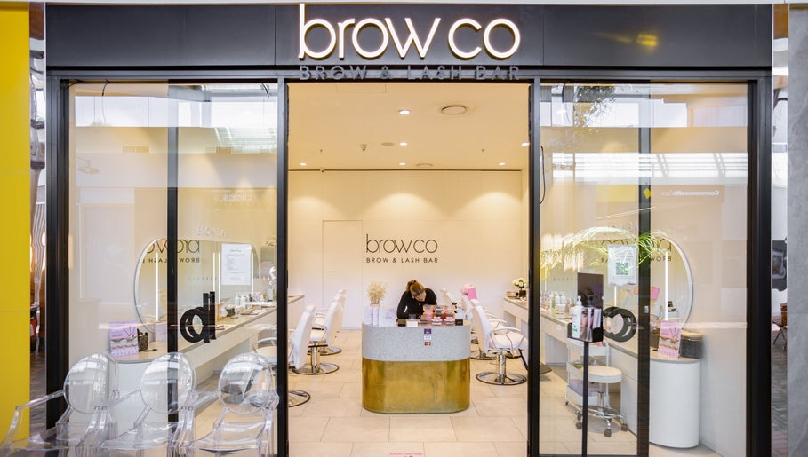 Erina Fair - Browco Brow & Lash Bar صورة 1