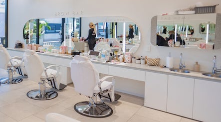 Erina Fair - Browco Brow & Lash Bar, bild 3