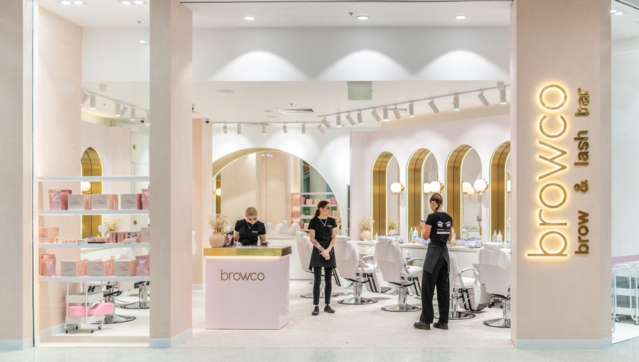 Imagen 1 de Browco Brow & Lash Bar  - Charlestown Square