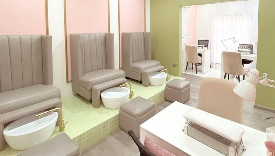 Vanity Nail Studio image 1