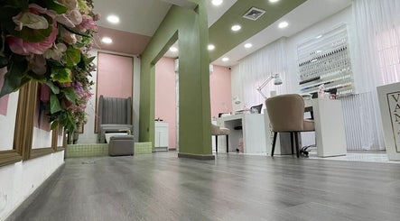 Vanity Nail Studio image 2